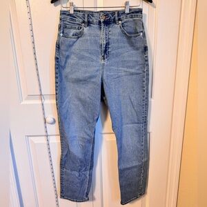American Eagle | Ankle Mom Jeans